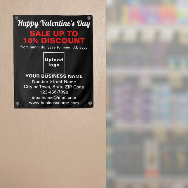 Tapete De Parede Venda de Namorados de negócios em florestas negras (Business Valentine sale on black tapestry on store entrance. Signage to attract more customers.)