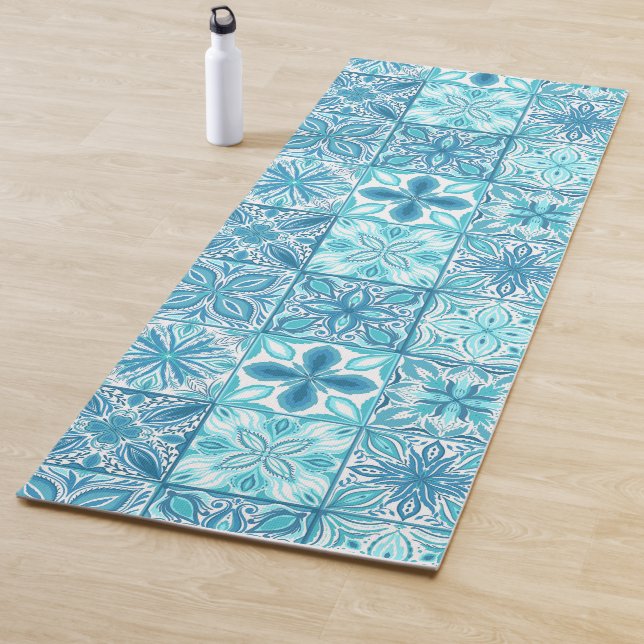 Tapete De Yoga azulejos ornamentados em azul e branco (In Situ)