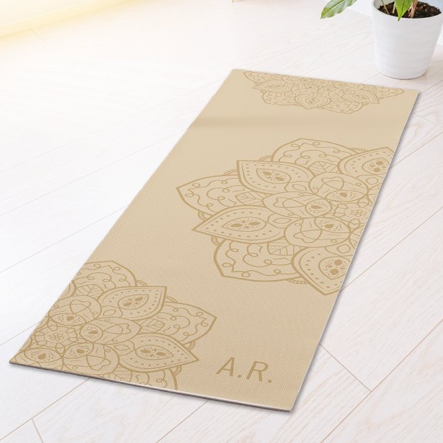 Tapete De Yoga Beige Decorative Modern Mandala With Initials (Criador carregado)
