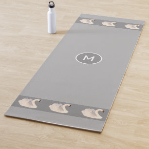 Tapete De Yoga Cisnes Elegantes & Monograma em Cinza Prateado Cla