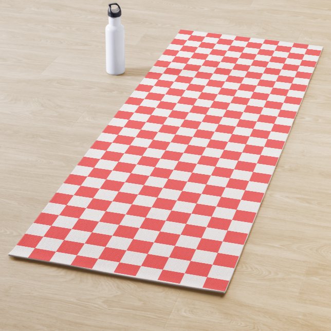 Tapete De Yoga Classic coral red checkerboard (In Situ)