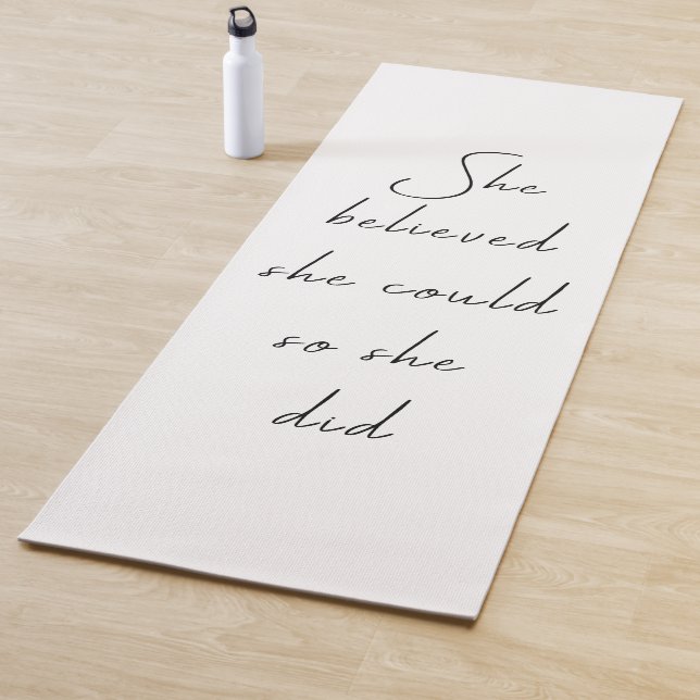 Tapete De Yoga Ela Acreditava Que Podia Uma Citação Inspiradora (In Situ)
