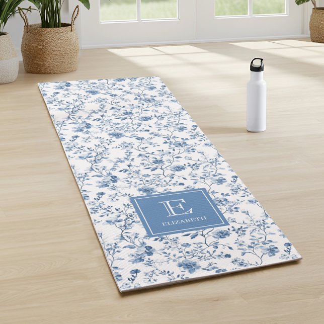 Tapete De Yoga Elegant Blue French Toile Pattern Monogram Name  (Elegant blue french toile pattern with monogram name emblem - a perfect style for yoga)