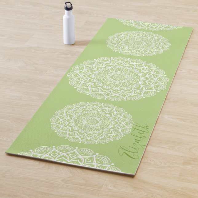 Tapete De Yoga Elegante Monogrammed Boho Verde limão Mandala (In Situ)