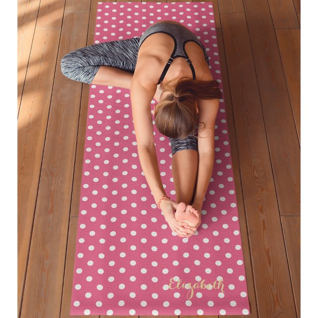 Tapete De Yoga Exercício de Monograma de Bolinhas Brancas Retrópi (Retro Chic Pink White Polka Dots Monogram Exercise Yoga Mat)