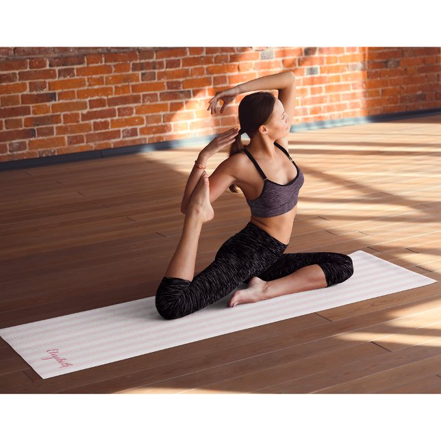 Tapete De Yoga Exercício de Monograma de Stripes Elegantes Modern (Modern Chic Elegant Pink Stripes Monogram Exercise Yoga Mat)