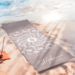 Tapete De Yoga Flamingo Pearl Mandala Monograma Lavanda Beachy<br><div class="desc">Adicione um toque de elegância à sua prática de yoga com este espantoso tapete de yoga de pérolas flamingo. Com um fundo lavanda, design de mandala inspirada em flamingo, e um monograma personalizado, este tapete é perfeito para amantes de ioga que apreciam estilo e individualidade. Ideal para esportes de praia,...</div>