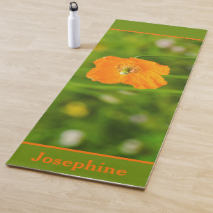 Tapete De Yoga Flor de Papoula Laranja no Verde com Nome Personal