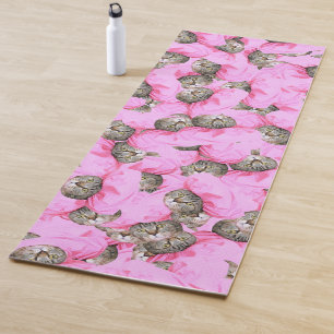 Tapete De Yoga Gato Bonito num Padrão de Boné Rosa Aleatório