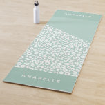 Tapete De Yoga Impressão em animais — geometria colorida moderna<br><div class="desc">Impressão em animais e ioga personalizado,  gráfico geométrico e negrito. A cor pode ser alterada. Com o nome e o detalhe inicial,  nunca confunda o seu tapete de yoga com o de outra pessoa.</div>