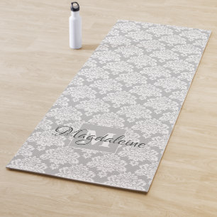 Tapete De Yoga Lacy White Damask on Cinza Monogramas