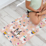 Tapete De Yoga Llama Llama Cute Llama Patterno a rosa<br><div class="desc">Leve a sua prática de yoga a um novo nível de cutenza! Este alegre tapete cor-de-rosa yoga apresenta lhamas adoráveis em designs festivos coloridos que trazem alegria e energia para seu exercício. Quer você esteja se esticando em uma pose de árvore ou curtindo sua meditação, este tapete não escorregadio e...</div>