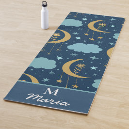 Tapete De Yoga Lua Boho Dourada Com Nuvens Monogramada 