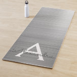 Tapete De Yoga Malhação de Monograma Metálico de Silver Glam<br><div class="desc">Silver Faux escovado com película Metálica Metálica Elegante Monograma de Ioga Mat para sua sessão de exercícios de chic.</div>