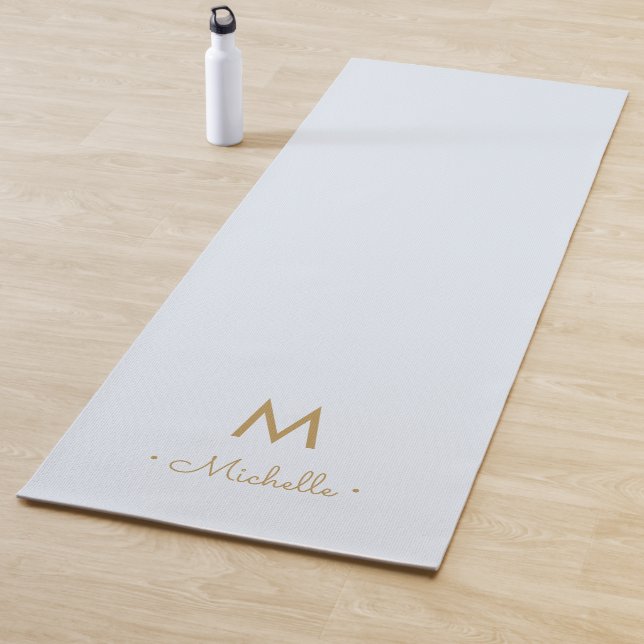 Tapete De Yoga Modern Light Dusty Blue Gold Script Monogram (In Situ)