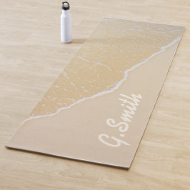 Tapete De Yoga Monograma. Areia de praia tropical personalizada.