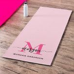 Tapete De Yoga Nome de Monograma de Rapariga de Script Moderno Ro<br><div class="desc">Melhore sua prática com nosso Yoga Mat! Apresentando um vibrante design cor-de-rosa-quente e personalizado com seu nome em um elegante roteiro moderno, este tapete yoga adiciona um toque na moda à sua rotina de exercícios. Produzido a partir de material não escorregadio de alta qualidade, ele proporciona conforto e estabilidade para...</div>