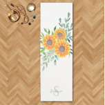 Tapete De Yoga Nome Monograma Girassol<br><div class="desc">Este tapete de ioga floral é decorado com flores solares de cor amarela e verde-aquarela. Facilmente personalizável com seu nome e monograma na tipografia de na moda. O fundo é um verde macio. Original Watercolor © Michele Davies.</div>