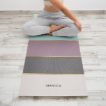 Tapete De Yoga Padrão de Stripes Modernas Personalizado<br><div class="desc">Este tapete personalizado é na moda e funcional. Personalize este design com seu nome ou iniciais para adicionar um toque exclusivo e pessoal à sua mesa ou área de trabalho.</div>