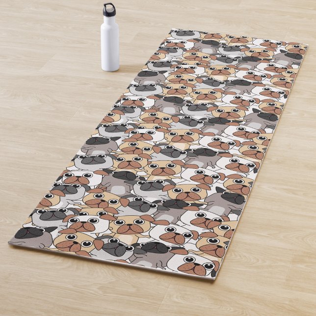 Tapete de Yoga Pug (“A mat full of pugs to keep you smiling through every stretch.”)