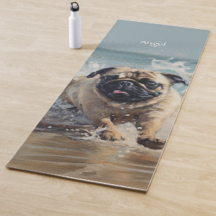 Tapete De Yoga Pug Feliz na Praia personalizável
