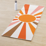 Tapete De Yoga Raios do Sol Retrospectivo Laranja Vermelho Amarel<br><div class="desc">O sol retrorreflector estourou design em tons cor-de-rosa quente,  castanho e laranja. Retro os modernos raios solares laranja,  a arte geométrica do sol matinal.</div>
