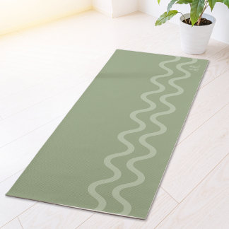 Tapete De Yoga Sage Green Modern Minimal Wavy Lines And Initials