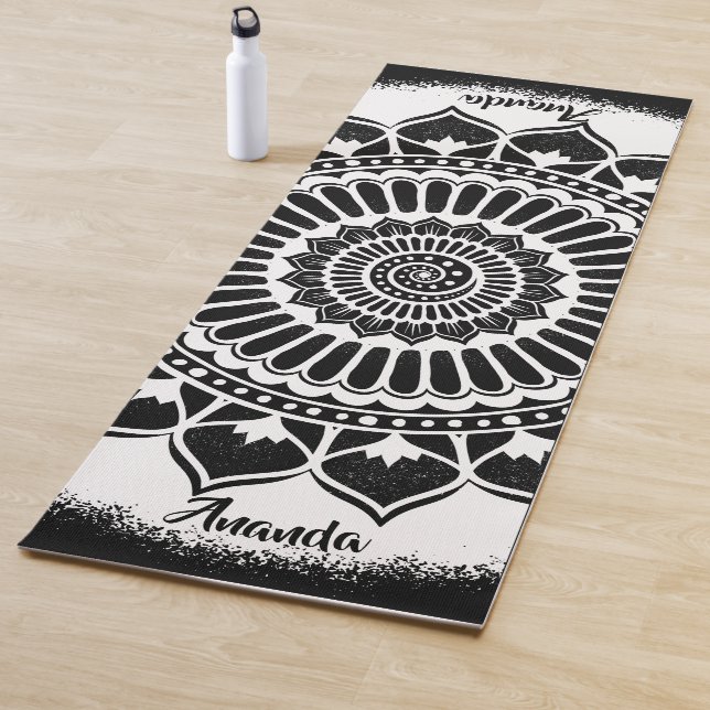 Tapete De Yoga Spirals Dots Flores Brancas em Black Henna Mandala (In Situ)