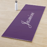 Tapete De Yoga Yoga Mat, Nome Personalizado Roxo Escuro Elegante<br><div class="desc">Yoga Mat, nome personalizado roxo escura elegante, o nome neste tapete yoga na moda é fácil de personalizar online antes de fazer pedidos.</div>