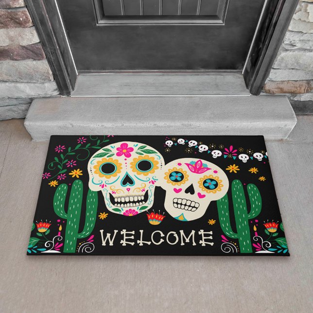 Tapete Dia dos Padrões de Açúcar Mortos - Bem-vindos à Po (Big Welcome doormat with sugar skuls and cactus from my Dia de los Muertos collection)