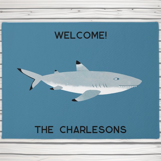 Tapete Diversão de Tubarão-recife com ponta preta persona (Fun Black Tipped Reef Shark personalized coastal humor doormat for you boat or beach house)