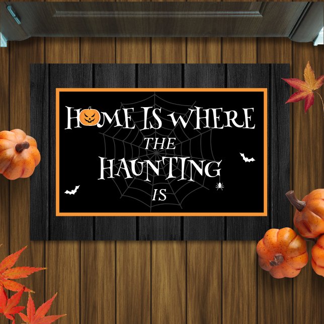 Tapete Engraçado Citação Assombrada Casa Spooky Halloween (funny Halloween doormat with quote "home is where the haunting is")