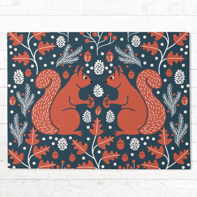 Tapete Esquilos Vermelhos na Floresta (Squirrels in the forest woodland pattern doormat)