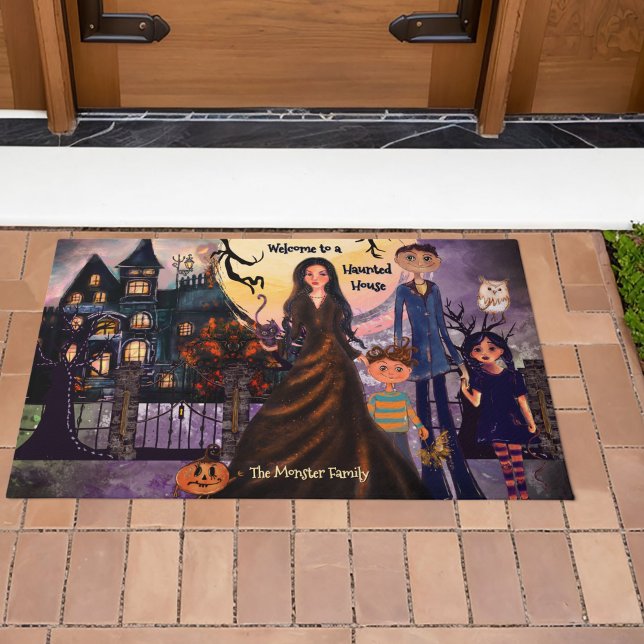 Tapete Família de Monstros de Casa Assaltada Gótica (Gothic Haunted House Monster Family Doormat)