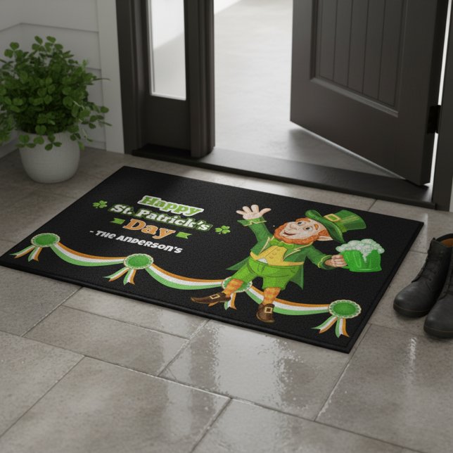 Tapete Feliz Rua Leprechaun Porta Personalizada de Patric (Happy Leprechaun St Patrick's Personalized Doormat)