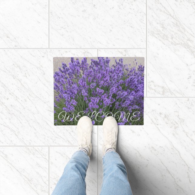Tapete Flores de Lavanda Roxa Estilizadas Bem-Vindo (Interior)