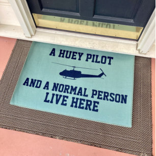 Tapete Huey Pilot and Normal Person