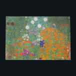 Tapete Jardim Flor (por Gustav Klimt)<br><div class="desc">Este design apresenta uma pintura do artista austríaco Gustav Klimt (1862-1918). É uma representação de um belo jardim floral no estilo impressionista típico de Klimt. As flores quase parecem estar transbordando, e é impossível não se sentir otimizado por sua beleza. A obra original foi concluída em 1907 e seu título...</div>