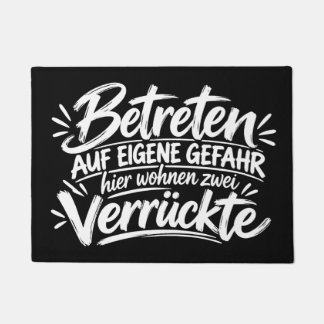 Tapete Lustige Fußmatte - hier wohnen zwei Verrückte 