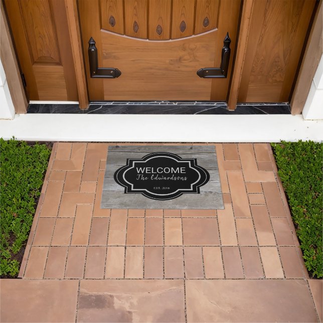 Tapete Nome da família russa de madeira preta de celeiro (Ar livre)