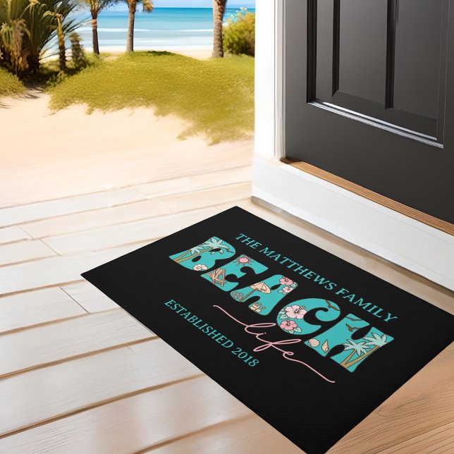 Tapete Nome Personalizado da Vida na Praia do Retro-Cujo  (Easily personalized this whimsical door mat.)