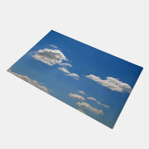 Tapete O céu é azul e as nuvens brancas estão passando
