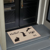 Olá! salto na boa vinda com o coelho no primavera