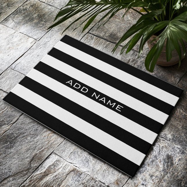 Tapete Padrão Striped Preto e Branco com Nome (Custom Welcome Mat)