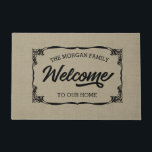 Tapete porta de boas-vindas da família de fazendas vintag<br><div class="desc">Nossa coleção "vintage classic" apresenta borda decorativa combinada com script personalizado vintage para produtos bonitos para sua casa ou qualquer ocasião. É fácil personalizar com apenas um clique do botão. Verifique em nossa loja mais itens desta coleção.</div>