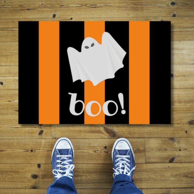 Tapete Porta do Fantasma das Bruxas Laranja e Preta (Add Halloween cheer to your home with this cute, funny ghost doormat!)
