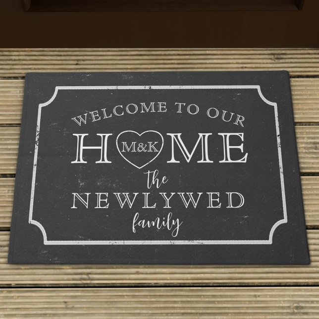 Tapete Porta do Quadro Branco e Preto Russo (Add your initials and name to this black and white chalkboard style doormat. Makes a great gift!)