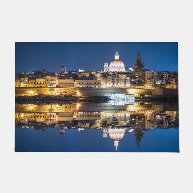 Tapete Porto da cidade antiga de La Valetta à noite (Frente)