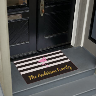 Tapete Preto e Branco Elegante com Flamingo Rosa