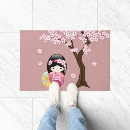 Tapete Primavera Kokeshi Doll - Bonita Mancha Japonesa a 